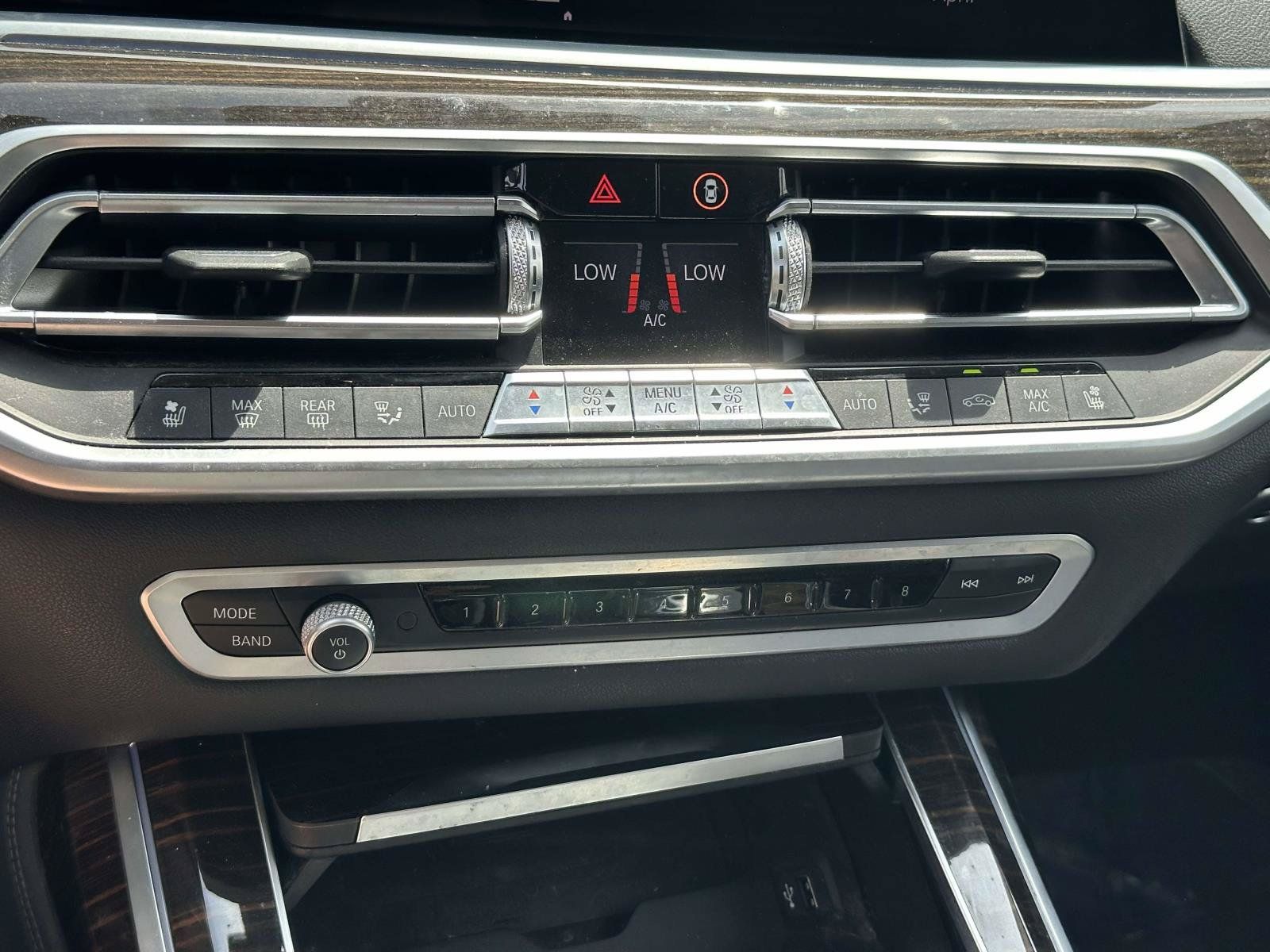 Used 2019 BMW X7 xDrive40i w/ Premium Package AWD/4WD image 30