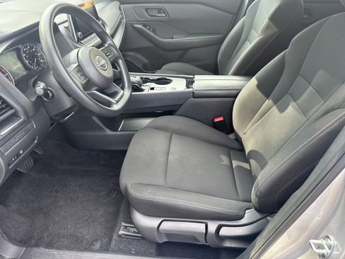 Used 2024 Nissan Rogue S FWD image 5