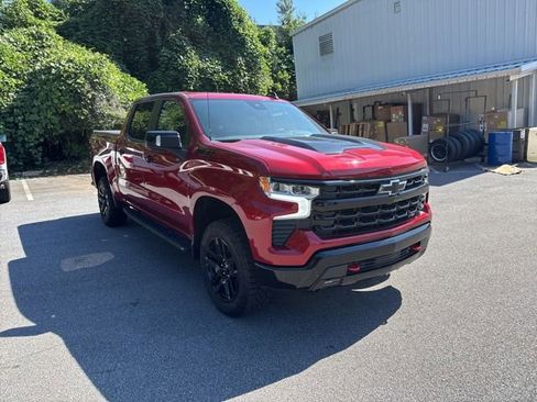 Used 2023 Chevrolet Silverado 1500 LT Trail Boss w/ LT Trail Boss Premium Package AWD/4WD image 3
