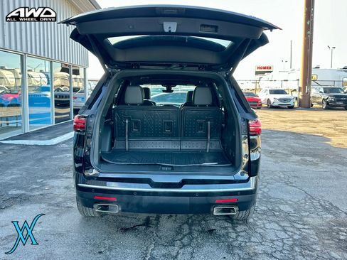 Used 2022 Chevrolet Traverse Premier w/ LPO, Floor Liner Package AWD/4WD image 40