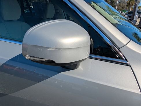 Used 2023 Volvo XC90 B5 Plus image 12