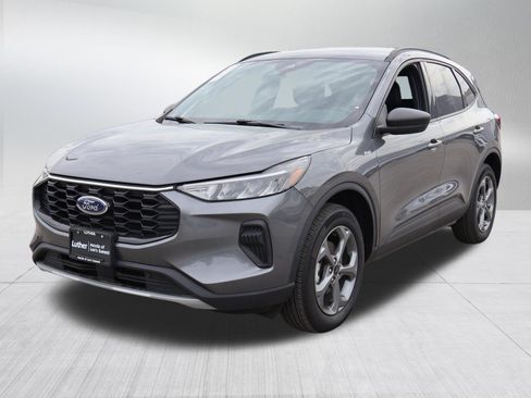 Used 2025 Ford Escape ST-Line AWD/4WD image 3