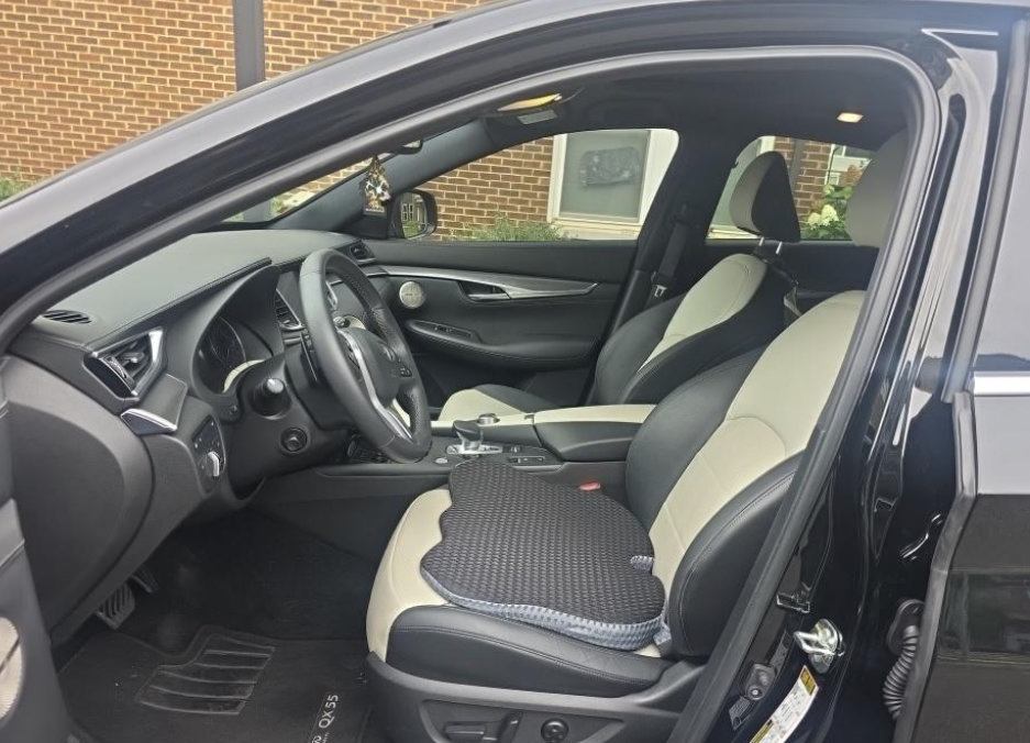 Used 2023 INFINITI QX55 Essential AWD/4WD image 4