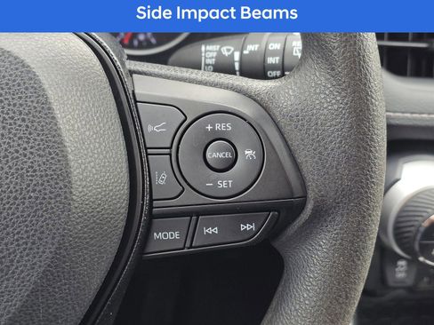 Used 2020 Toyota RAV4 XLE w/ Carpet Mat Package image 27