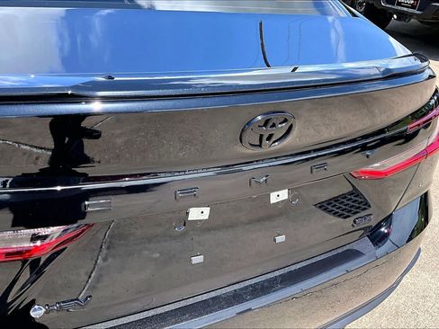 Used 2025 Toyota Camry SE w/ Convenience Package FWD image 30