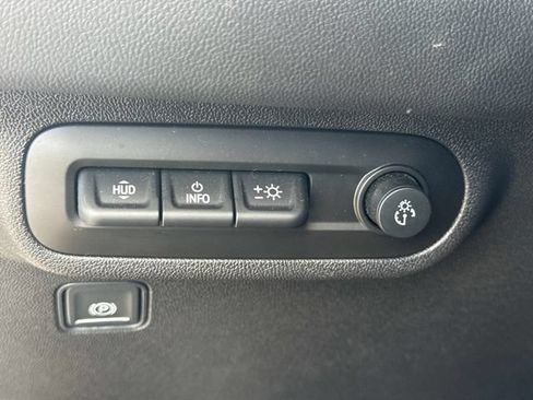 Used 2023 GMC Terrain SLT w/ Tech Package FWD image 25