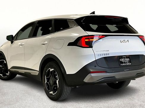 Used 2026 Kia Sportage EX FWD image 4
