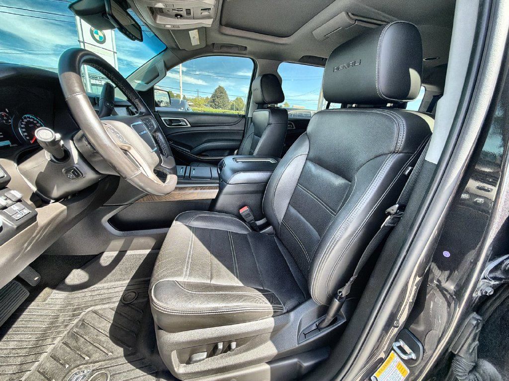 Used 2018 GMC Yukon Denali w/ Denali Ultimate Package AWD/4WD image 19