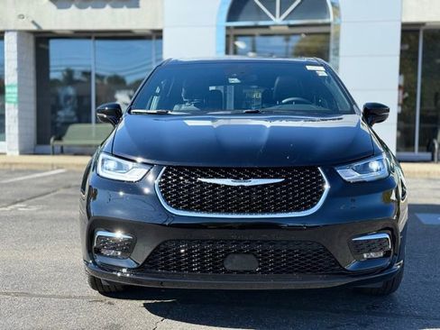 New 2026 Chrysler Pacifica Select image 9