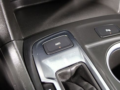 Used 2023 Chevrolet Equinox LT w/ Driver Convenience Package image 27