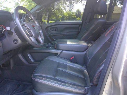Used 2021 Nissan Titan PRO-4X w/ Pro-4x Convenience Package AWD/4WD image 8