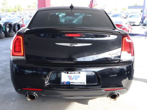Used 2020 Chrysler 300 S RWD image 8