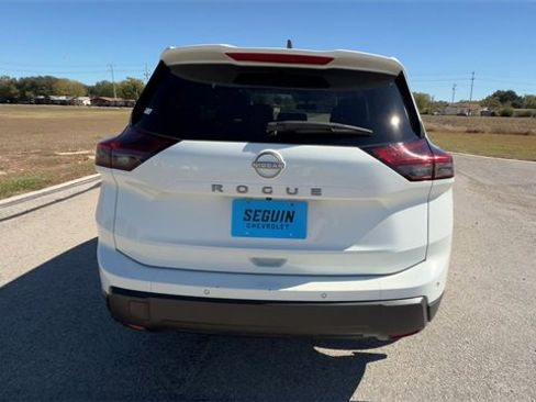 Used 2024 Nissan Rogue S image 7