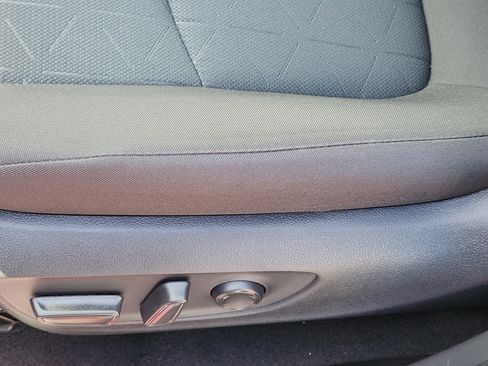 Certified 2025 Toyota RAV4 XLE AWD/4WD image 21