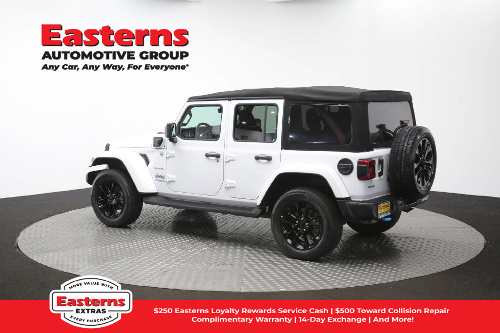 Used 2022 Jeep Wrangler Unlimited Sahara w/ Cold Weather Group AWD/4WD image 65