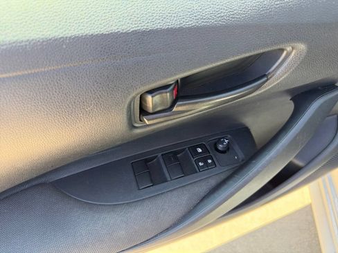 Used 2025 Toyota Corolla LE FWD image 14