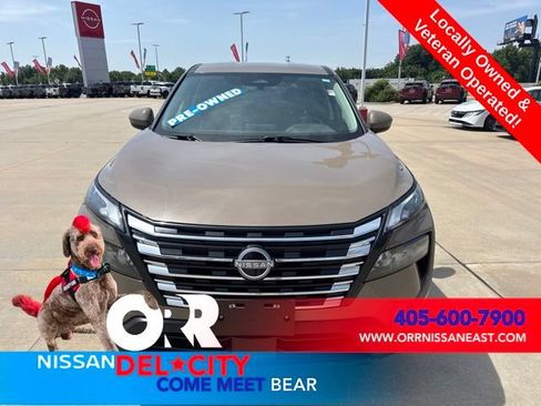 Used 2025 Nissan Rogue SV FWD image 8