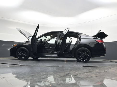 Used 2025 Nissan Sentra SR w/ Midnight Edition FWD image 52