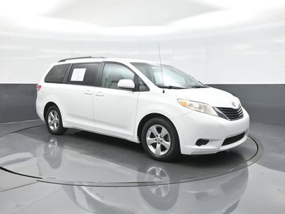 Used 2014 Toyota Sienna LE