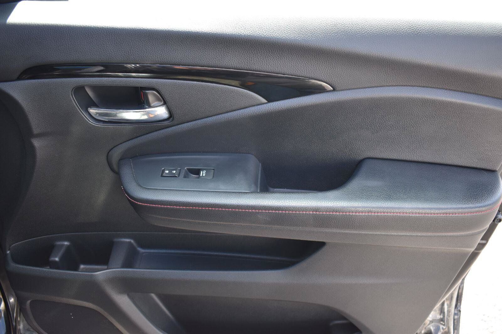 Used 2020 Honda Ridgeline Black Edition image 15