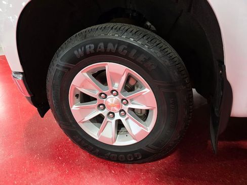 Used 2021 Chevrolet Silverado 1500 LT image 11