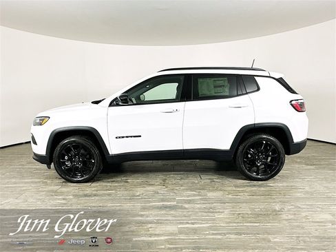 New 2026 Jeep Compass Latitude image 9
