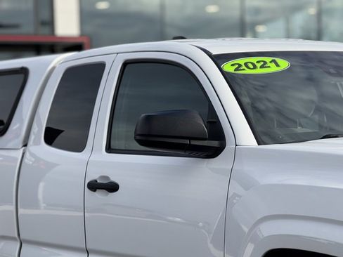 Used 2021 Toyota Tacoma SR image 4