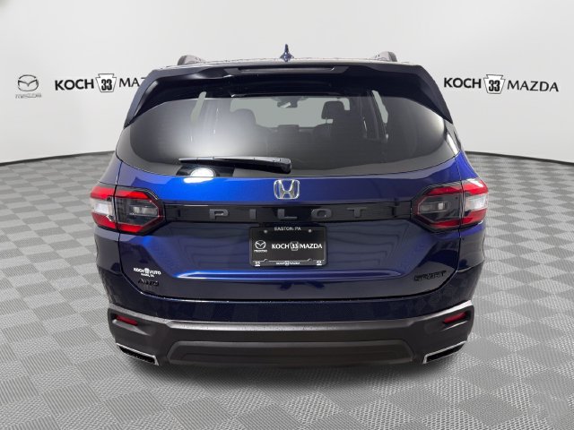 Used 2025 Honda Pilot Sport image 7