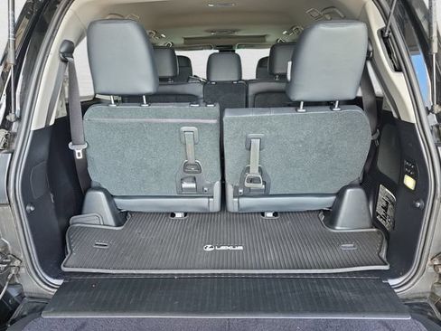 Used 2018 Lexus LX 570 4WD w/ Luxury Package image 13