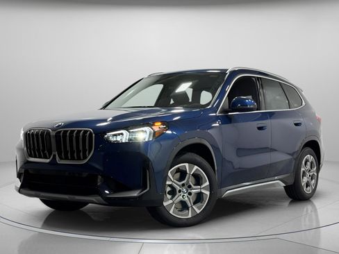 Used 2025 BMW X1 xDrive28i w/ Premium Package image 2
