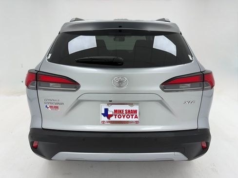 Used 2024 Toyota Corolla Cross XLE image 39