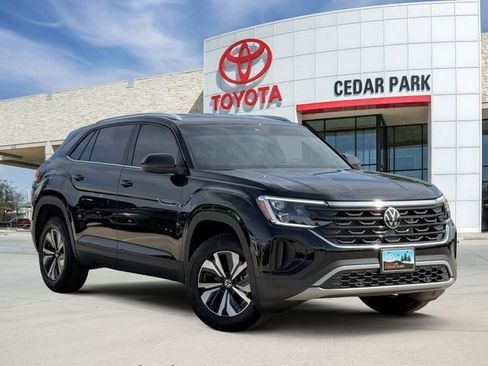 Used 2026 Volkswagen Atlas Cross Sport SE FWD image 1