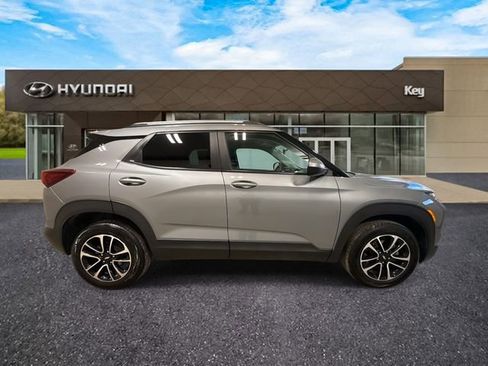 Used 2025 Chevrolet TrailBlazer LT image 4