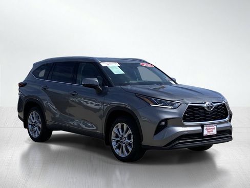 Certified 2026 Toyota Highlander Limited AWD/4WD image 14