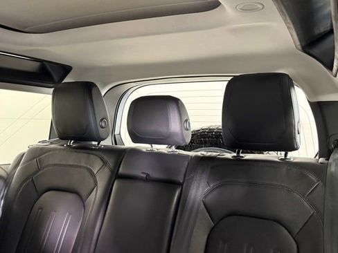 Used 2021 Land Rover Defender 90 First Edition image 22