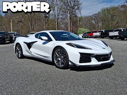 Used 2025 Chevrolet Corvette Z06 w/ Z07 Performance Package RWD image 1