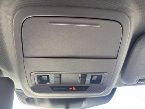 Used 2024 Ford Explorer XLT w/ Equipment Group 202A image 24