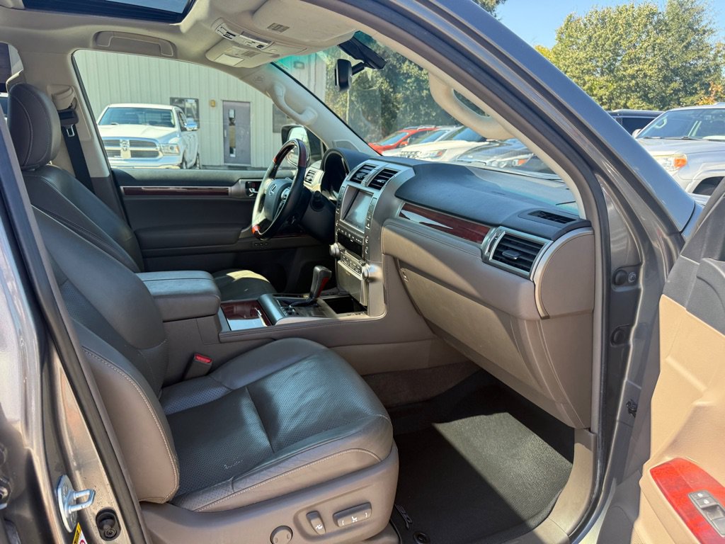 Used 2013 Lexus GX 460 w/ Comfort Plus Pkg AWD/4WD image 16
