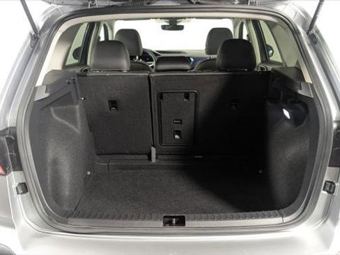 Used 2024 Volkswagen Taos SE image 17