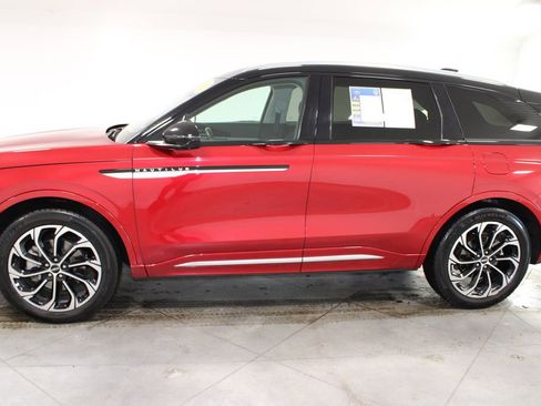 Used 2024 Lincoln Nautilus Reserve image 6