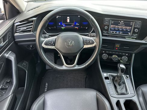 Used 2022 Volkswagen Jetta SE image 13