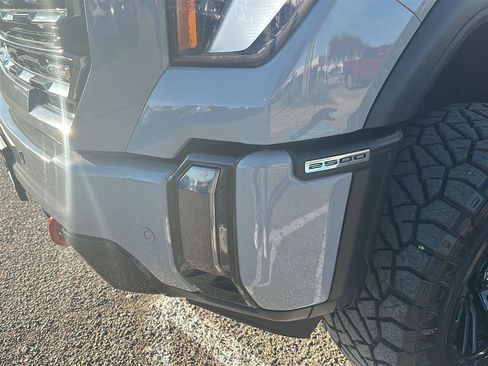 Used 2024 GMC Sierra 2500 AT4 w/ AT4 Premium Plus Package image 7