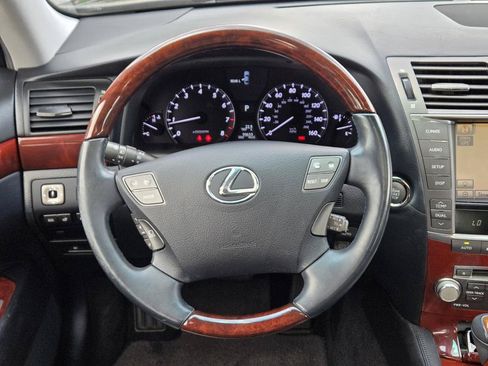 Used 2011 Lexus LS 460 w/ Comfort Pkg RWD image 20