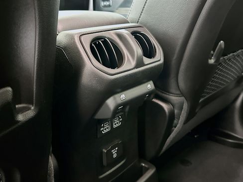 Used 2024 Jeep Wrangler Sahara image 25