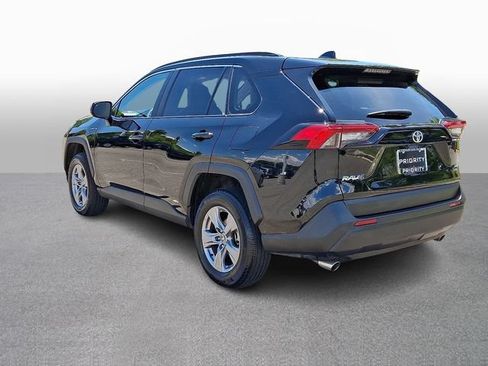 Used 2025 Toyota RAV4 LE AWD/4WD image 6