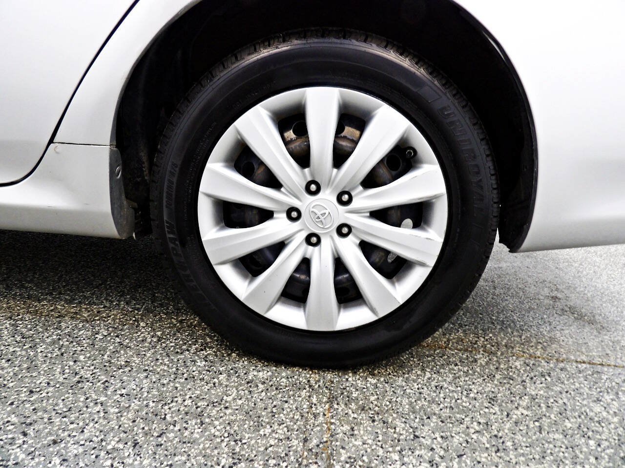 Used 2013 Toyota Corolla LE w/ Preferred Accessory Pkg #2 FWD image 28