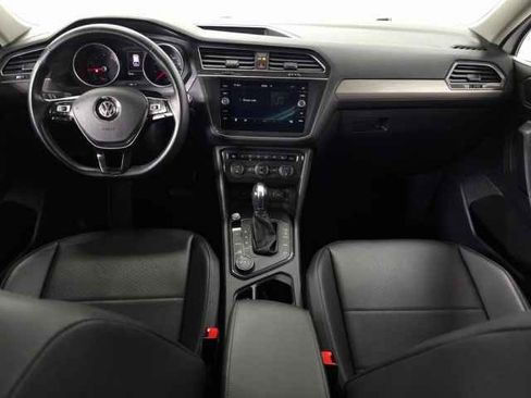 Used 2019 Volkswagen Tiguan SE w/ Panoramic Sunroof Package image 11