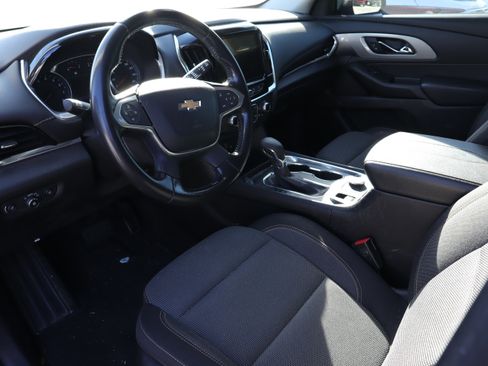 Used 2021 Chevrolet Traverse LT image 7