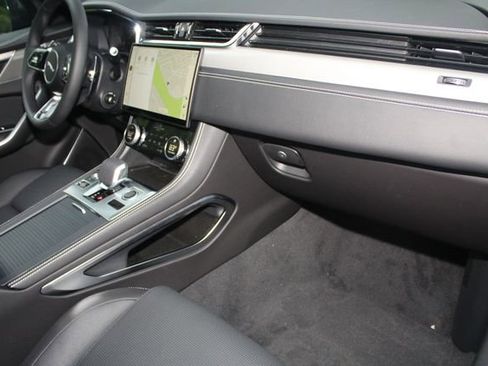 New 2026 Jaguar F-PACE R-Dynamic S image 24