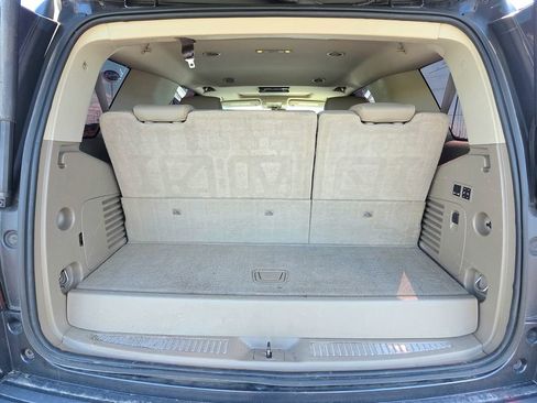 Used 2017 Chevrolet Tahoe LT w/ LT Signature Package AWD/4WD image 6